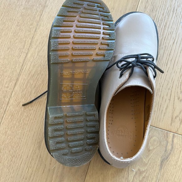Like New Doc Marten 1461 Taupe Size 6 - Picture 3 of 3